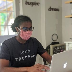 Meet your Posher, Shania